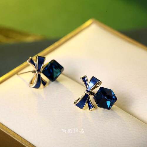 简约气质蓝色蝴蝶结水钻耳钉