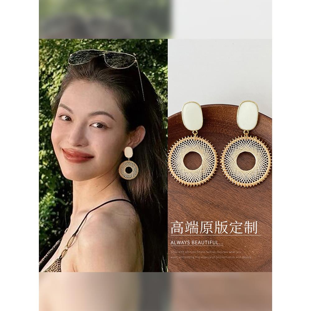 S925银钟楚曦同款米白色编织耳环