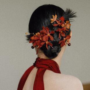 新中式国风红蕙兰花发夹高级感侧边夹新娘头饰盘发敬酒服气质发饰