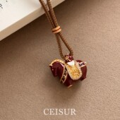 马上有钱红色滴釉小马吊坠项链女高级轻奢2025新款 点钻毛衣链绝美