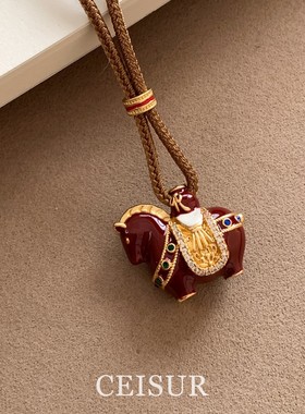 马上有钱红色滴釉小马吊坠项链女