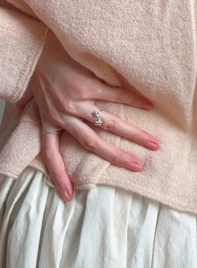 半拉丝半光面花朵戒指女轻奢