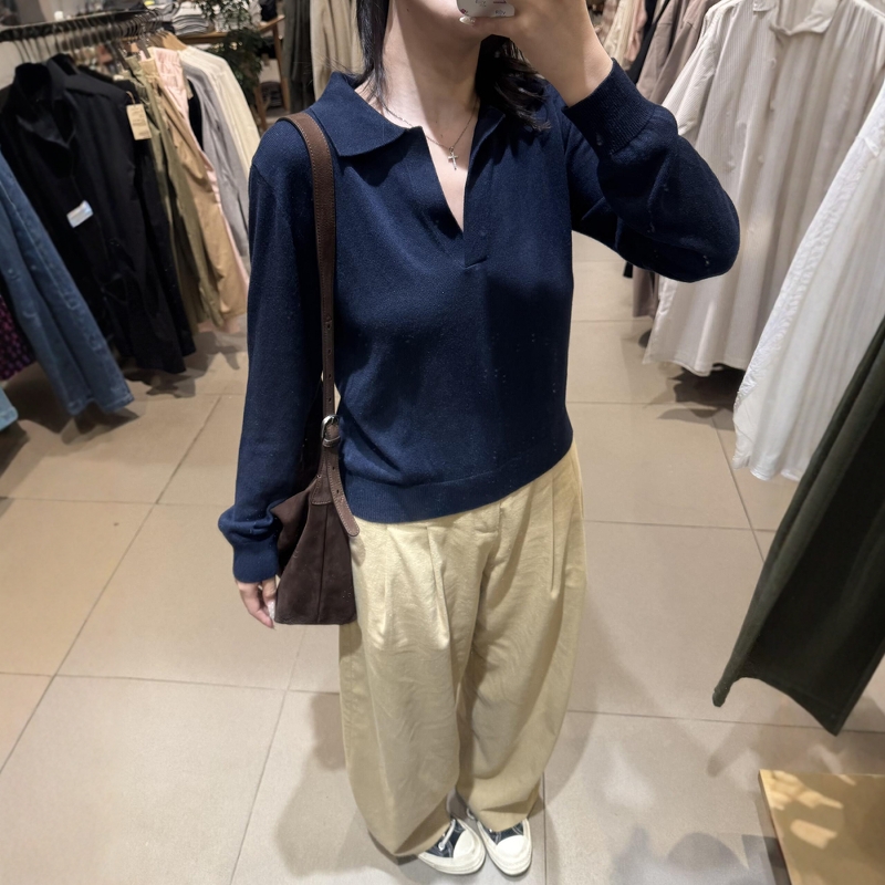 藏青色翻领小众设计感针织衫女