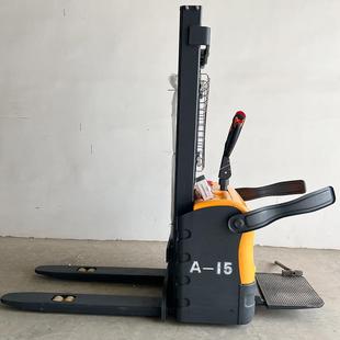 .52m托盘升高1.5T 站驾式 .5吨 22米 高车全电动液压叉车1堆.5