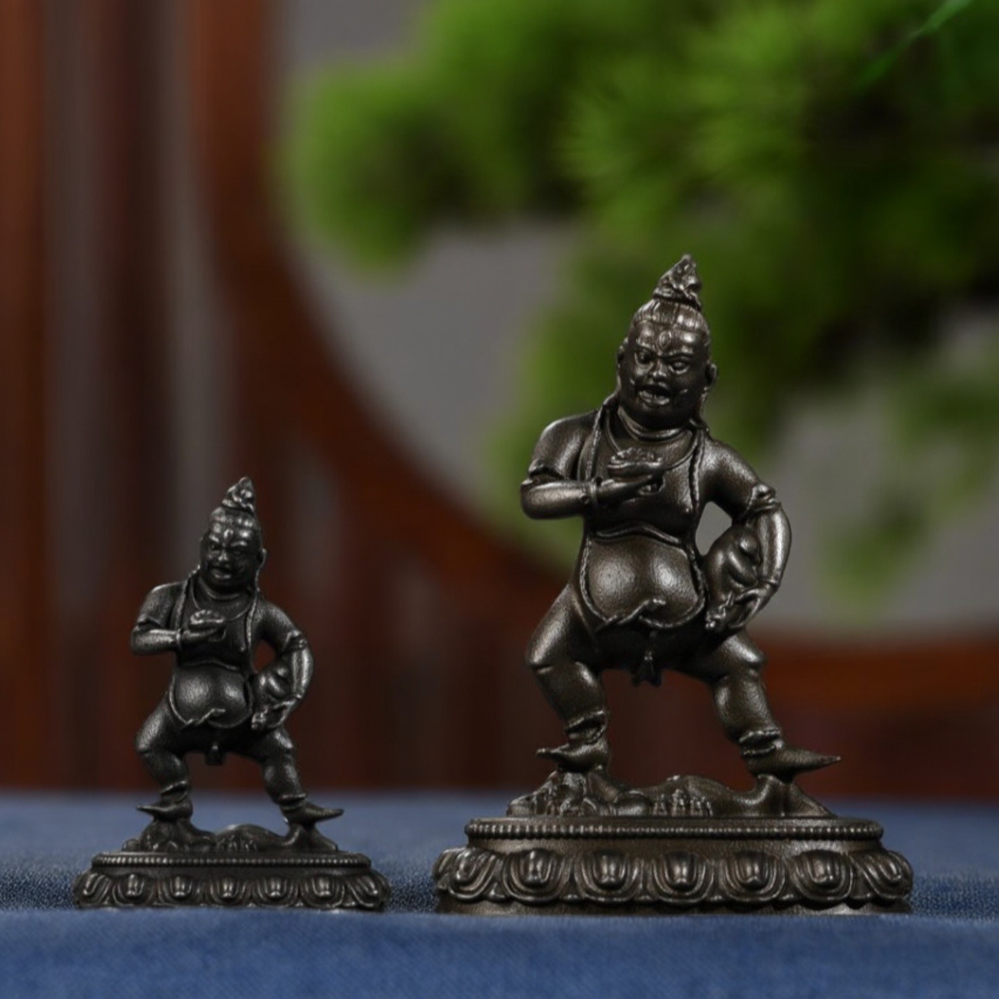 藏式尼泊尔工艺纯铁黑财神佛像居家供奉随身财神佛底座可装藏摆件