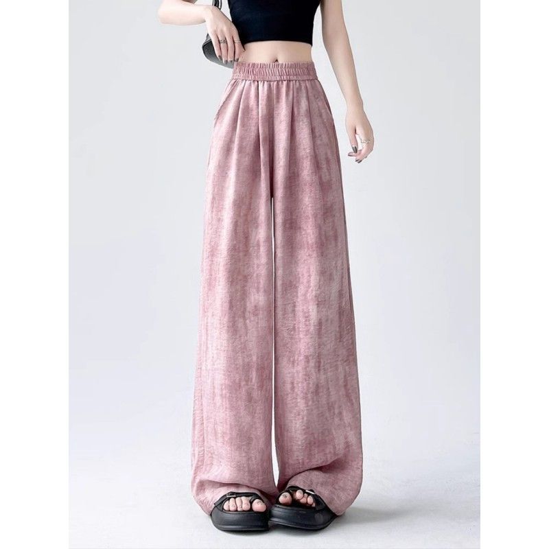 Randomly distribute miscellaneous clothing tops and pants