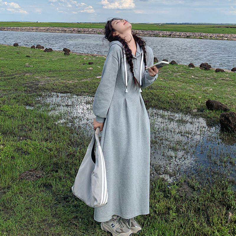 小个子灰色连帽长袖连衣裙女深秋初冬季2025新款韩系穿搭卫衣长裙