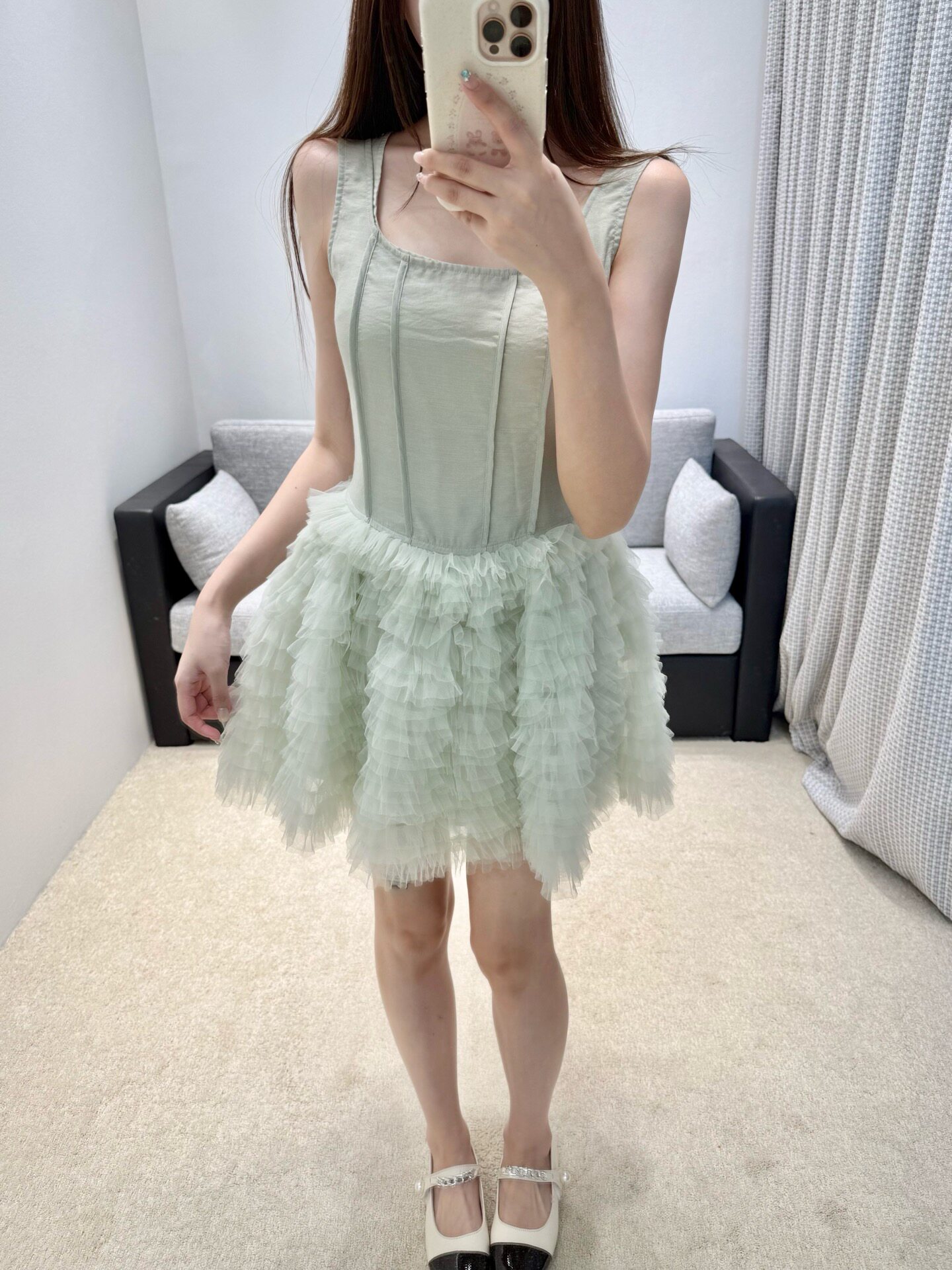 2026春夏新品温柔仙女清浅豆绿色芭蕾风蓬蓬蛋糕方领吊带连衣裙