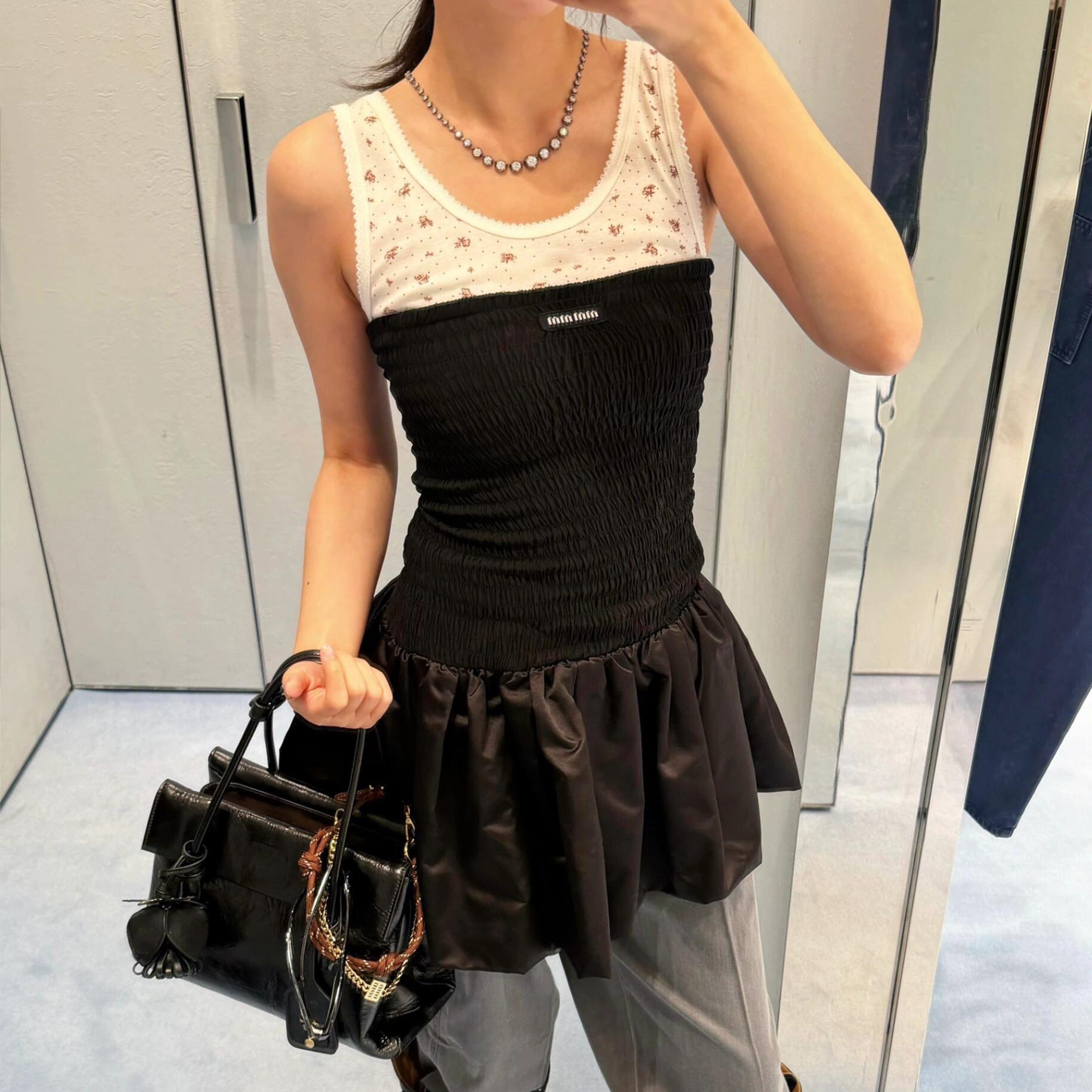 2626春夏装新款黑色少女感甜美公主风微标抹胸收腰无袖蓬蓬连衣裙