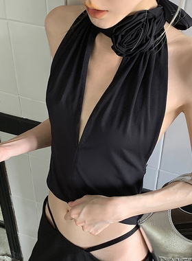 Common in 0120 黑色玫瑰 露背飘带辣妹小众黑色吊带挂脖背心女