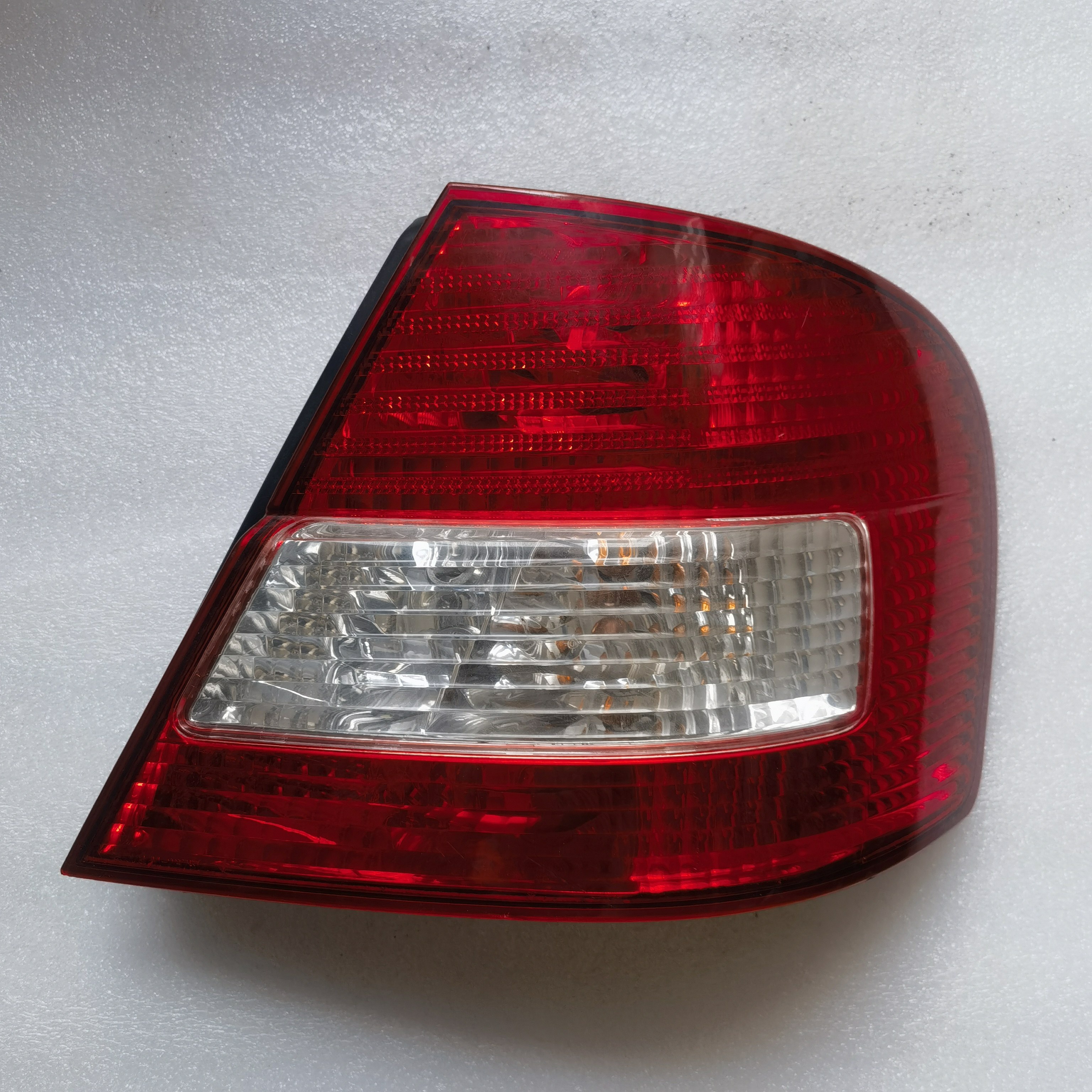 适用于04年日产风神蓝鸟右后尾灯刹车灯倒车灯防追尾灯原厂拆车件