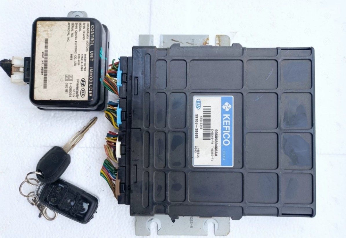 起亚嘉华3.5一套发动机电脑行车