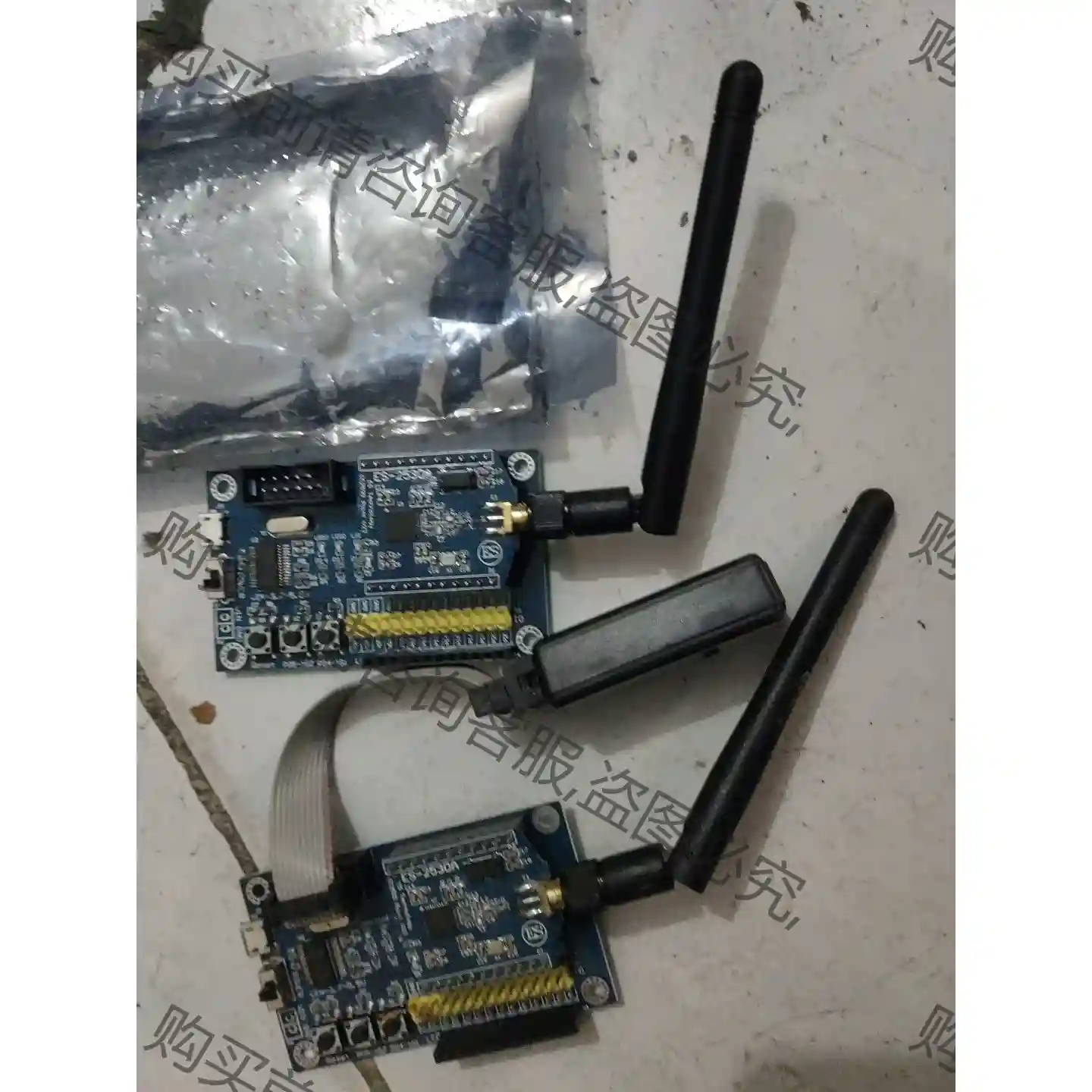 开发板2个cc2530，一共两块，成色新，标价是一个的。 先议价 拆