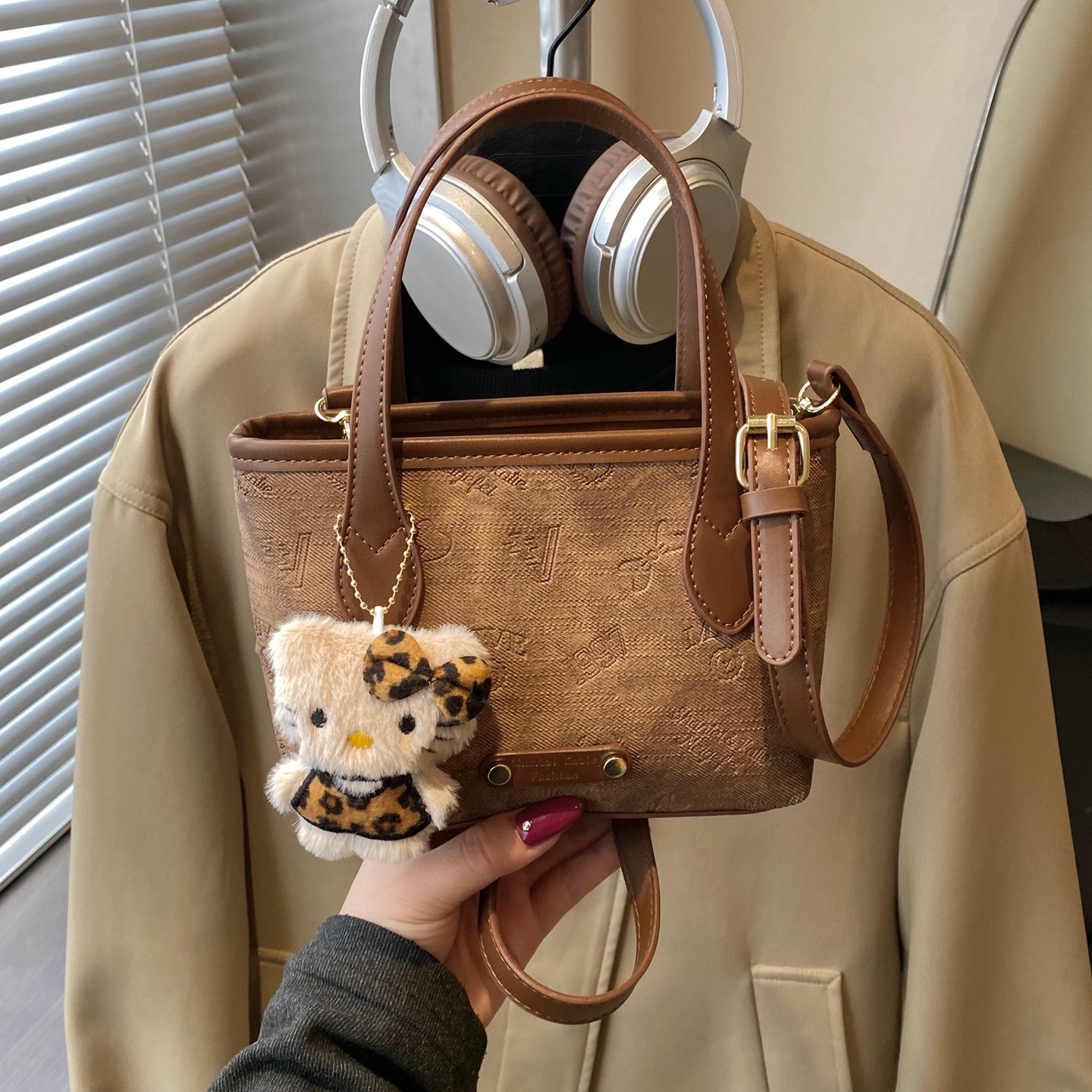 高级感小众水桶包包女2026春季新款轻奢超好看轻奢斜挎上班小拎包,箱包皮具/热销女包/男包,小方包,淘宝优惠券,粉丝福利购,淘宝优惠卷