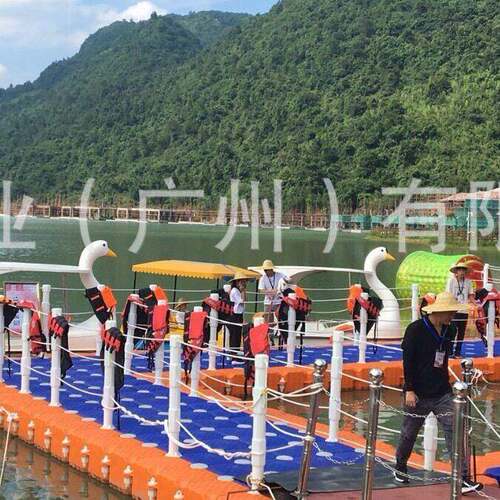 水上游乐设施码头浮台 戏水池浮动码头 海上人行通道浮桥 摇摆桥