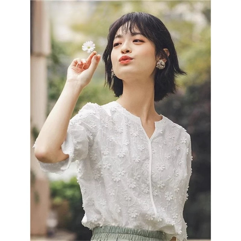 女士衬衫夏季新款绣花白色纯棉衬衣喇叭袖仙气少女上衣