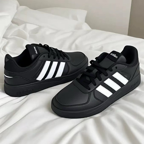 adidas舒适场下篮球运动板鞋男子ID9660