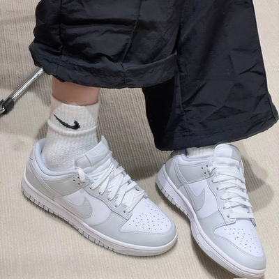 Nike Dunk Low“PHOTON DUST” 低帮 板鞋 女款 白灰DD1503-103