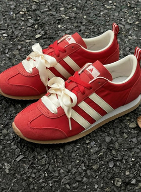adidas VS JOG 2.0 舒适柔软 耐用 德训鞋 男女同款 红色KH7661