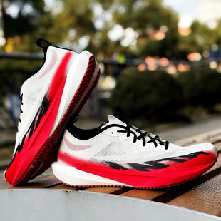 912545570 Anta安踏 减震防滑回弹跑步鞋 飙速红 塑胶先锋SPEED