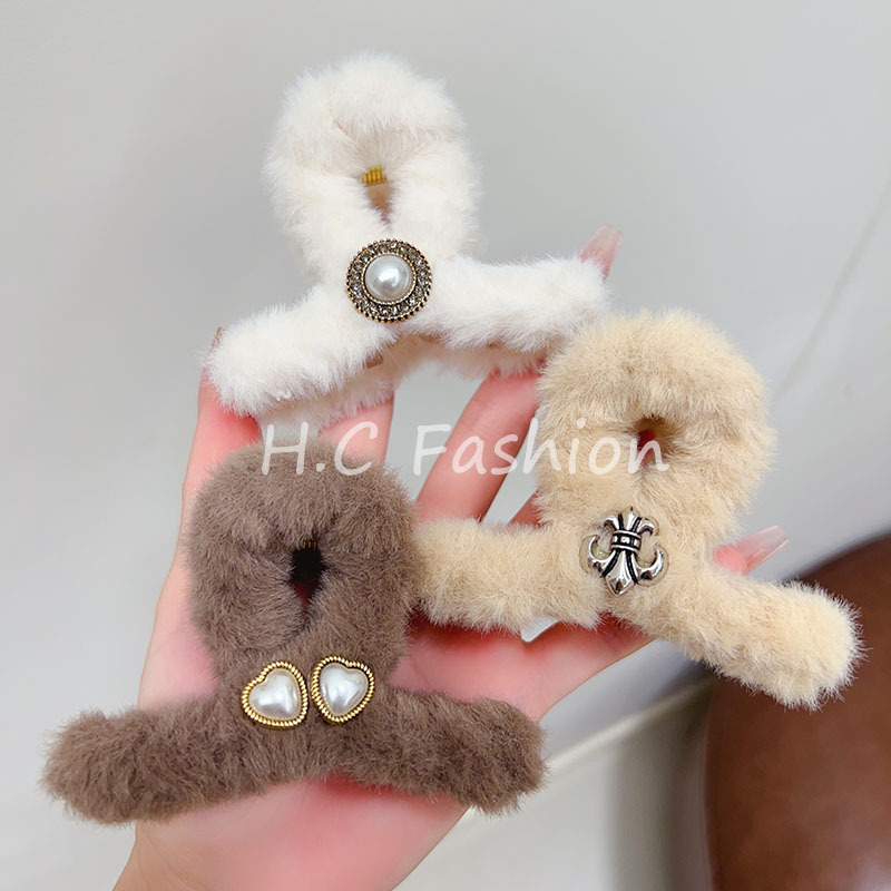 秋冬款新款中号复古毛绒抓夹感女后脑勺网红盘发鲨鱼夹子头饰