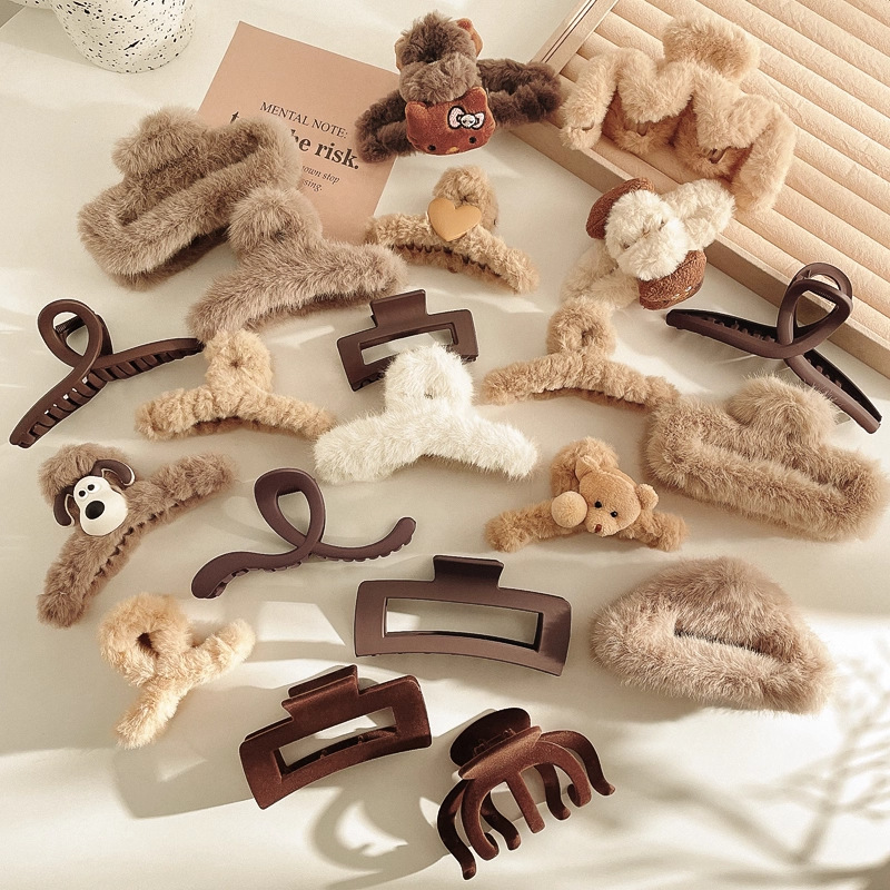 TKTK毛绒抓夹秋冬大号发量大毛毛发夹女后脑勺2025新款高端鲨鱼夹