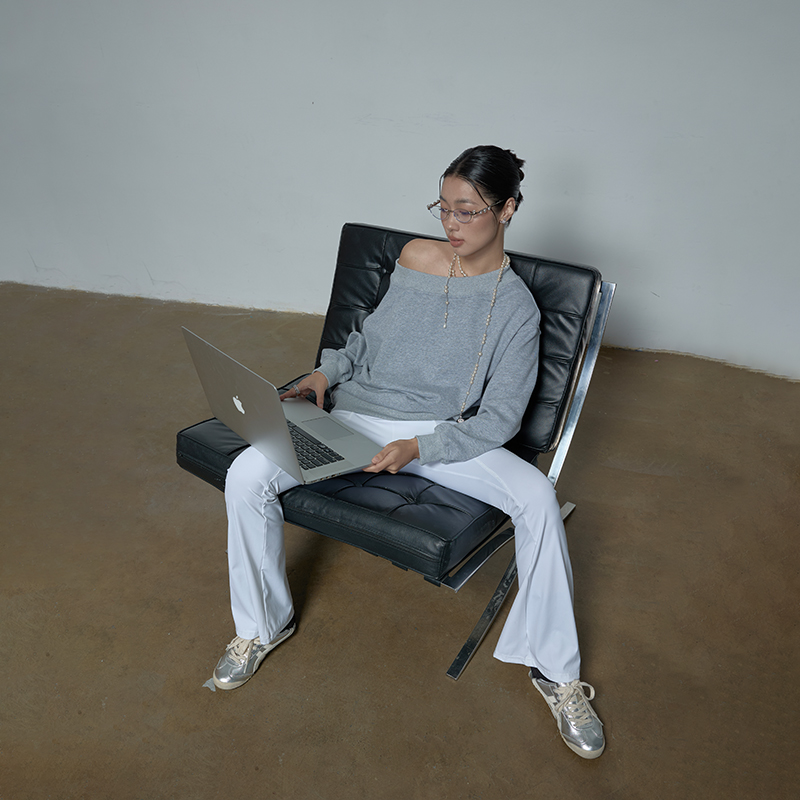 斜肩薄款宽松简约不规则设计上衣