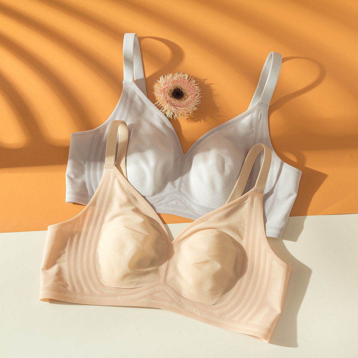 超薄冰感面膜肌无痕内衣女小胸兔耳果冻杯收副乳防下垂无钢圈文胸