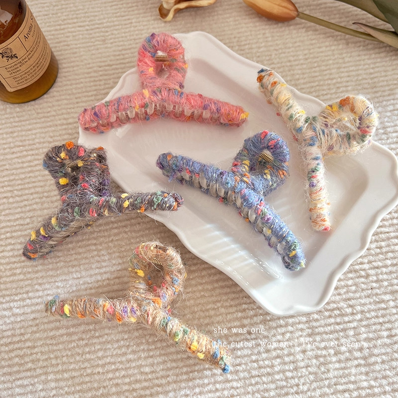 毛绒花朵发夹女后脑勺2025新款