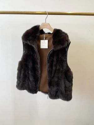 MJY高端女装2025冬季新款俄罗斯黑金紫貂连帽水貂马甲皮草女款