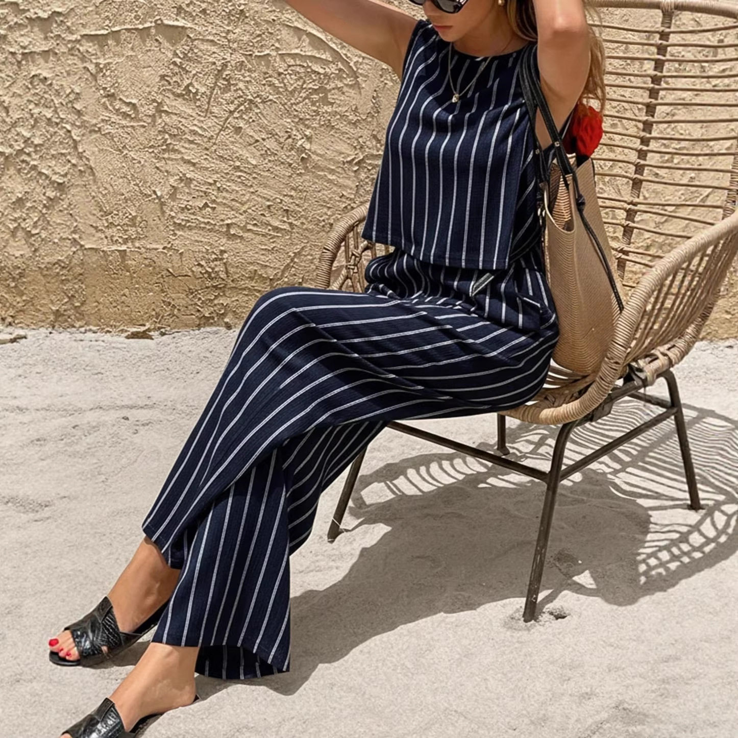 条纹背心休闲阔腿裤套装Striped vest casual wide leg pants set