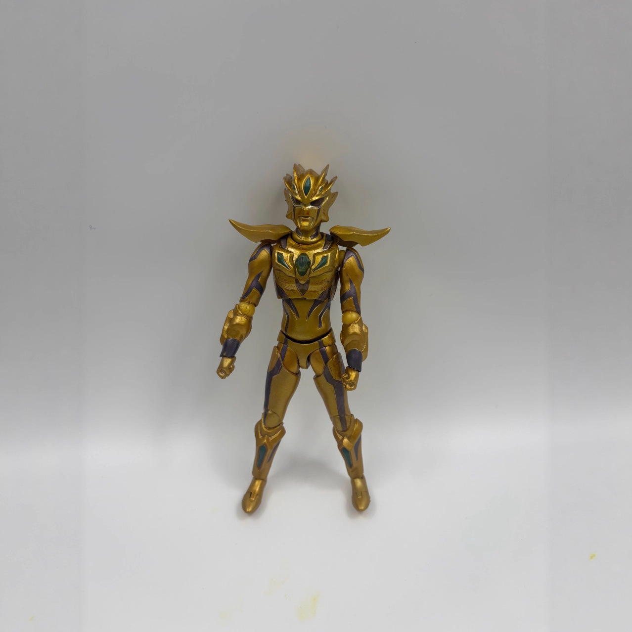 可动黄金黄金闪耀光辉形态赛罗无限形态人偶手办