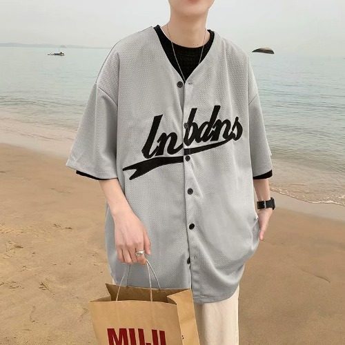 V-neck baseball cardigan American fashion tapestry embroidered graffiti letter loose T-shirt 5-sleeve