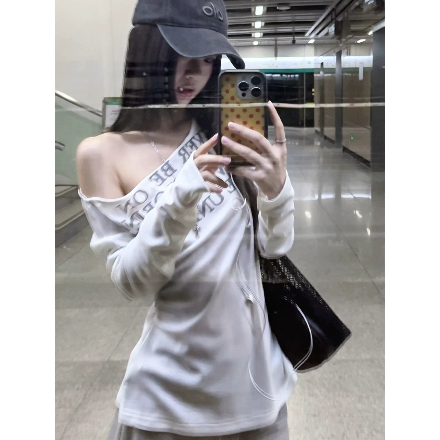 美式辣妹斜肩收腰露肩防晒罩衫女