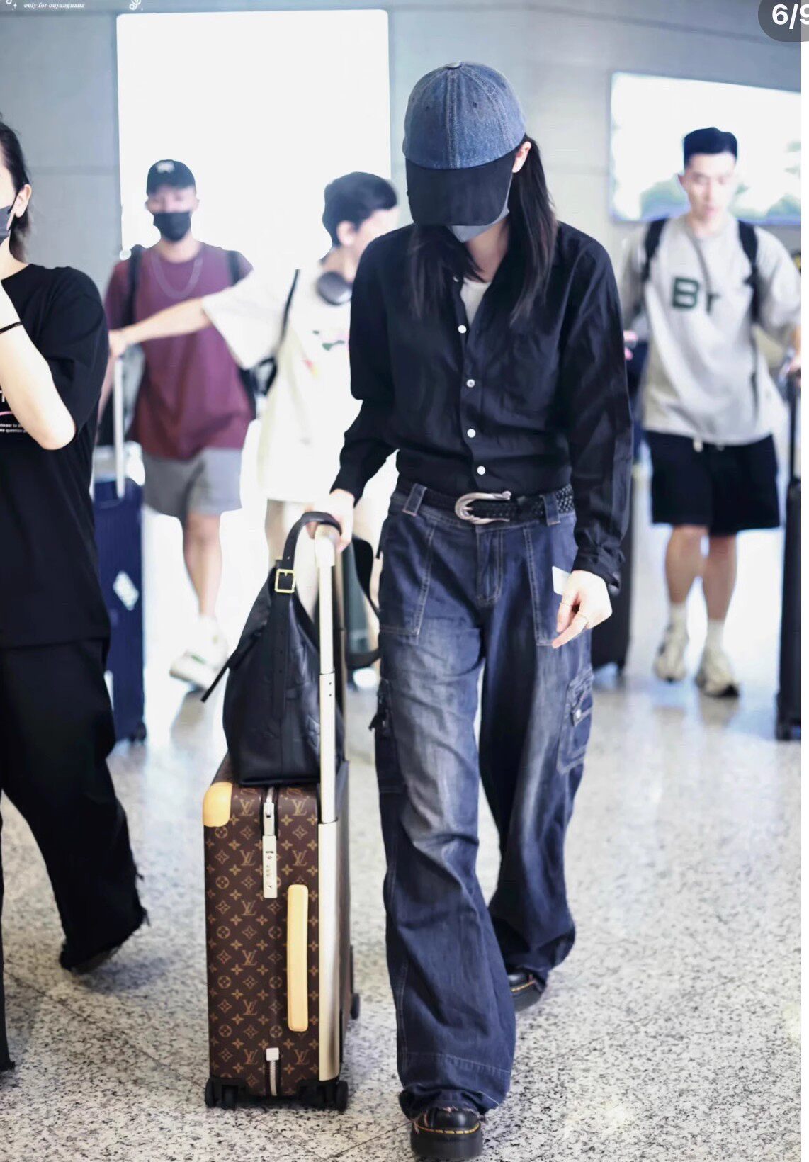 现货I.AM.GIA 欧阳娜娜同款 水洗白磨边宽松休闲牛仔裤直筒裤女