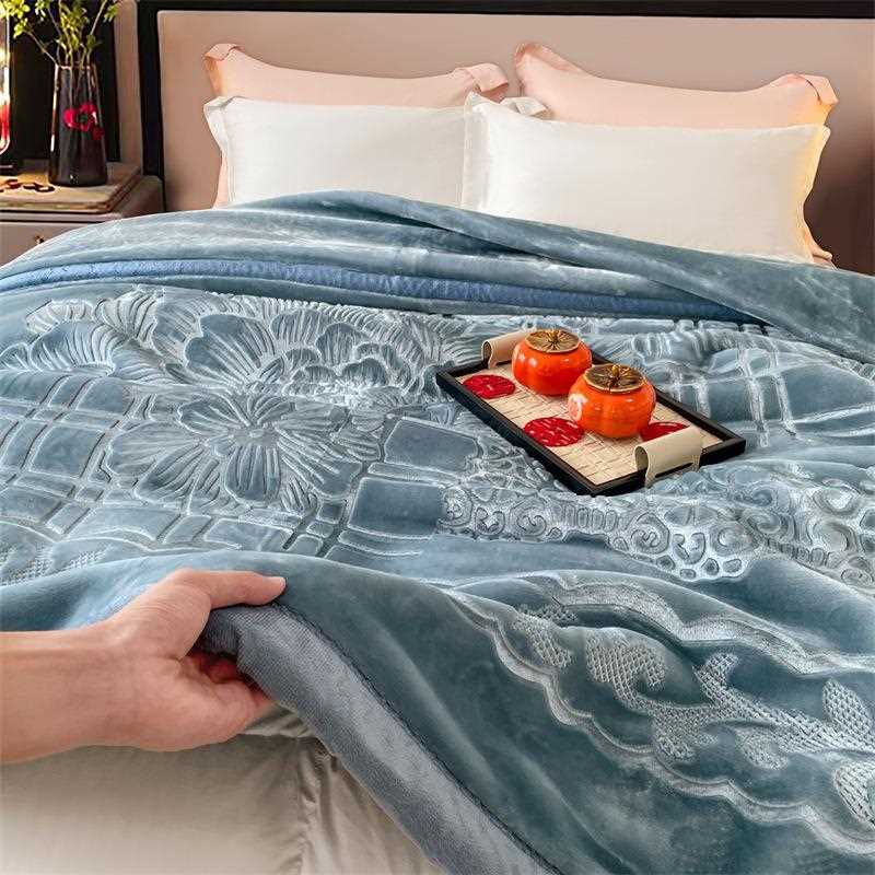 新款直销跨境5D压花素色A类云毯家用毛毯加厚秋冬双面暖绒婚庆盖