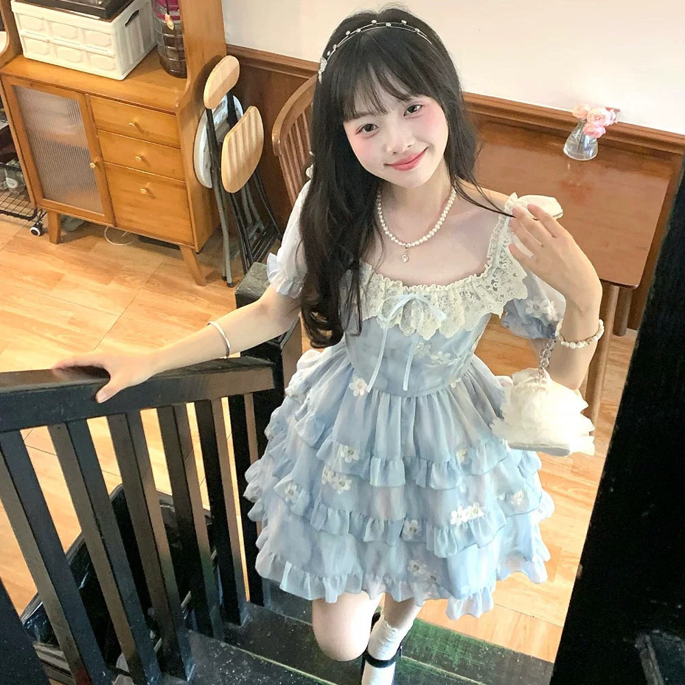 蓝色方领蕾丝边连衣裙夏季2025设计感重工碎花蓬蓬裙女孩度假短裙