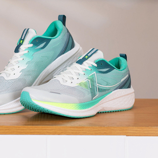 特步跑步鞋男鞋网面透气休闲鞋户外旅游鞋冬季新款减震运动慢跑鞋