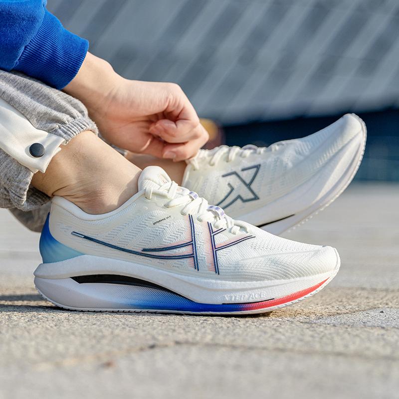 特步坦程max跑步鞋男鞋