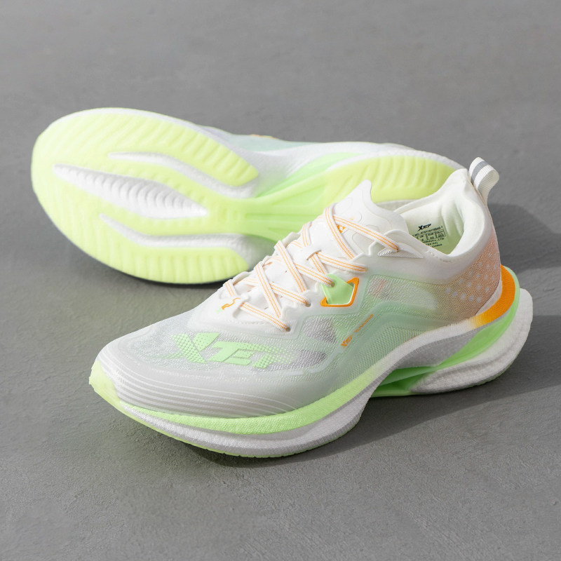 特步鞋男跑步鞋男鞋秋季新款男款网面运动鞋致轻8.pro透气跑鞋男