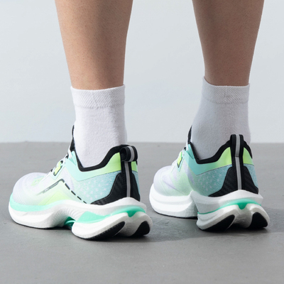 特步（XTEP）男鞋 致轻8.0 Pro24春季新款运动鞋低帮减震旋lite透