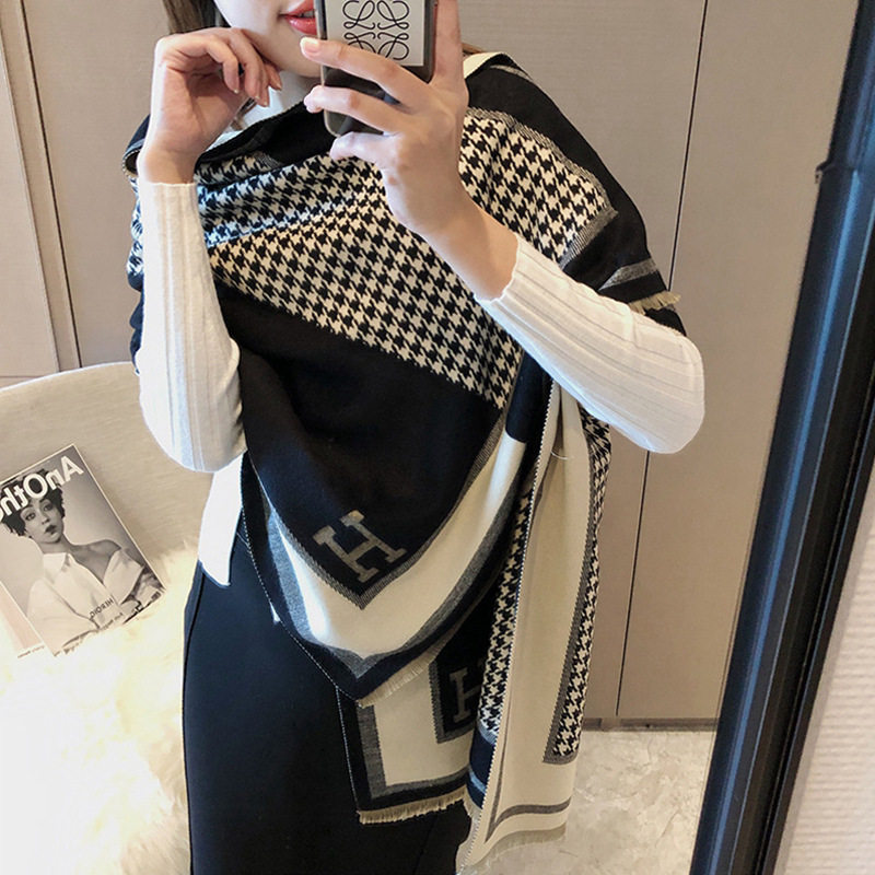 女生围巾秋冬毛毛围脖披肩两用保暖脖套百搭外搭冬季季高档千鸟格