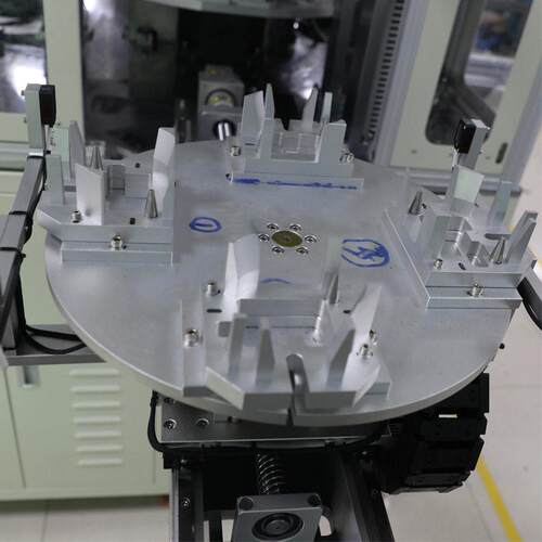 创设非标定制在线精钢套注塑件自动锐铆接CR-682L机铆压组装机器