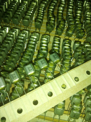 50F2D104JTV   50V100nf  5% 聚酯薄膜电容器 日本Rubycon 原盒