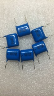 0.68UF B32612A3684J010 B32612 250V EPCOS西门子薄膜电容 680nf