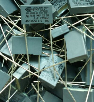 R46KI310049M1K   薄膜电容器 R46 275v0.1uF 10% AV KEMET 原装