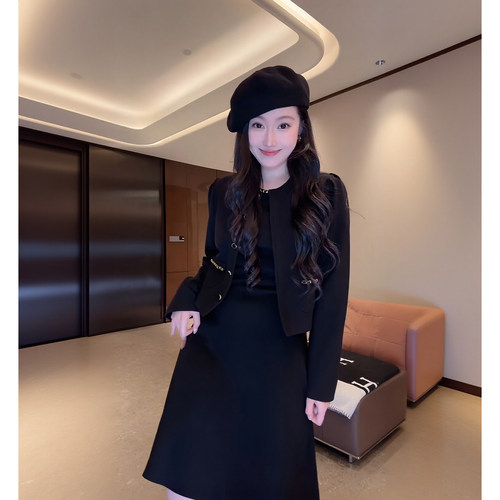 大李plus“黑金链条高密针织套装”高级立裁开衫+背心裙-SD604153