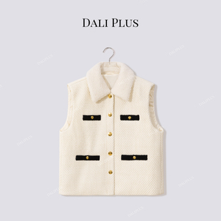 “95鹅绒羊毛毛领白金马甲”绗棉织香风马甲-D5ST1485