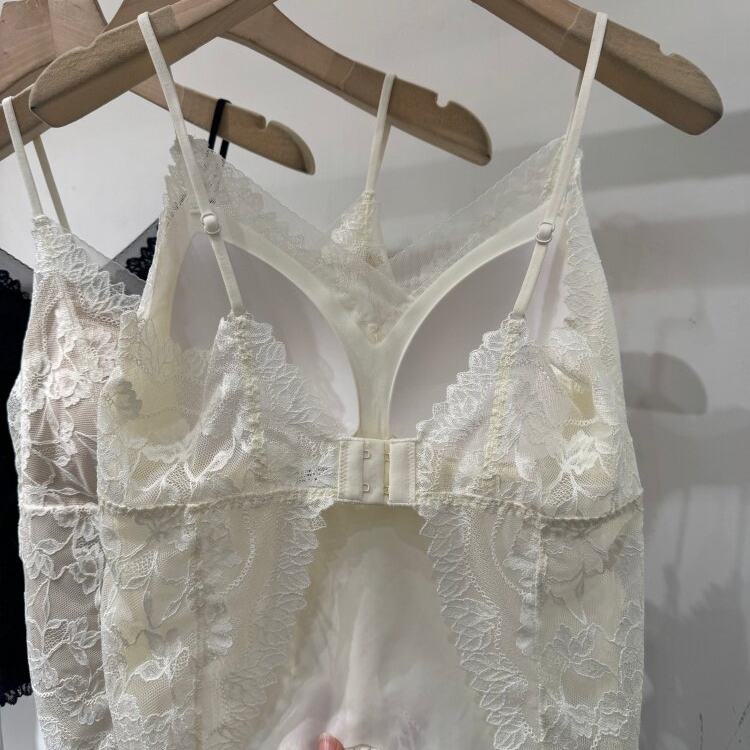 M6869法式蕾丝排扣美背吊带内衣抹胸女聚拢无钢圈大胸显小中长款