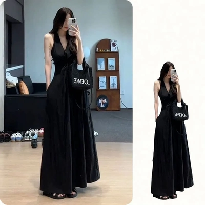 轻奢高级感黑色吊带挂脖连衣裙子女夏季2025新款气质超长裙到脚踝
